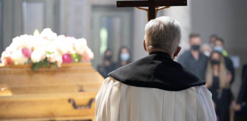 Is it possible to photograph at a funeral?